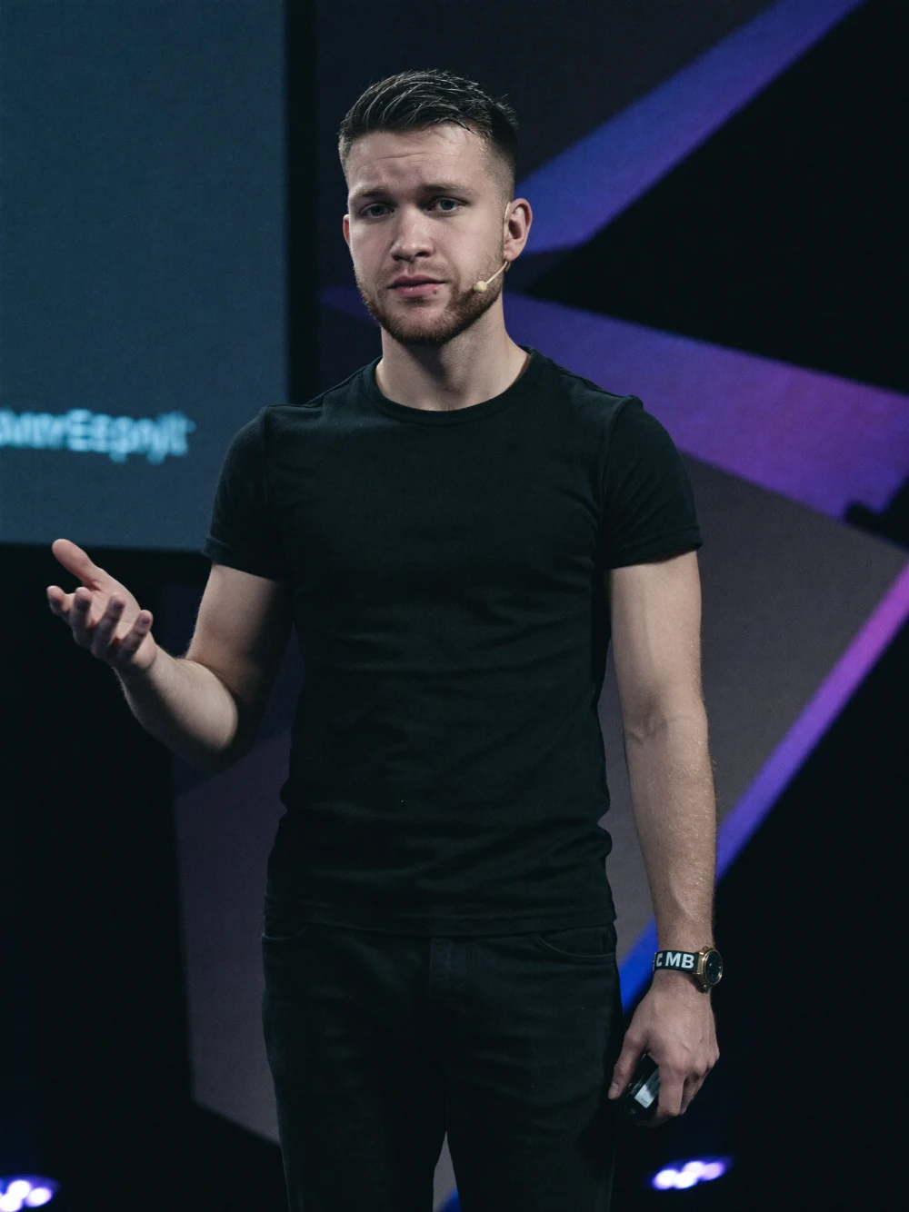 Maximilian Bossow · Founder & CEO, Vonaxe